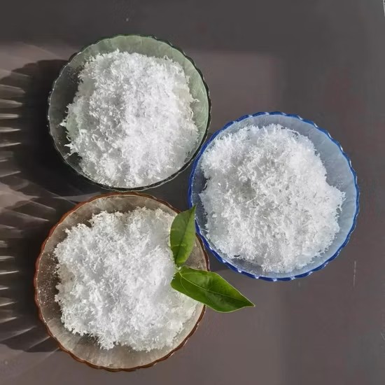 What causes the different solubility of PVA particles at different temperatures?